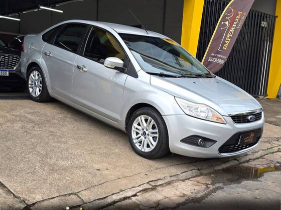 FORD FOCUS 2.0 GLX 16V FLEX 4P AUTOMÁTICO